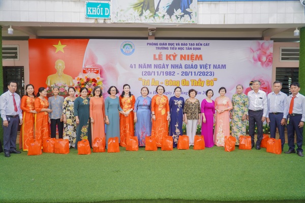 Hình ảnh GV 2