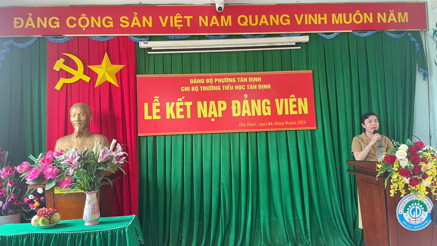 LỄ KẾT NẠP ĐẢNG VIÊN