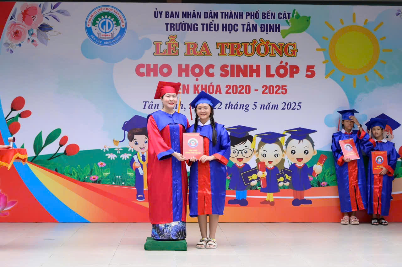 LỄ RA TRƯỜNG CHO HỌC SINH LỚP 5 NIÊN KHÓA 2020-2025